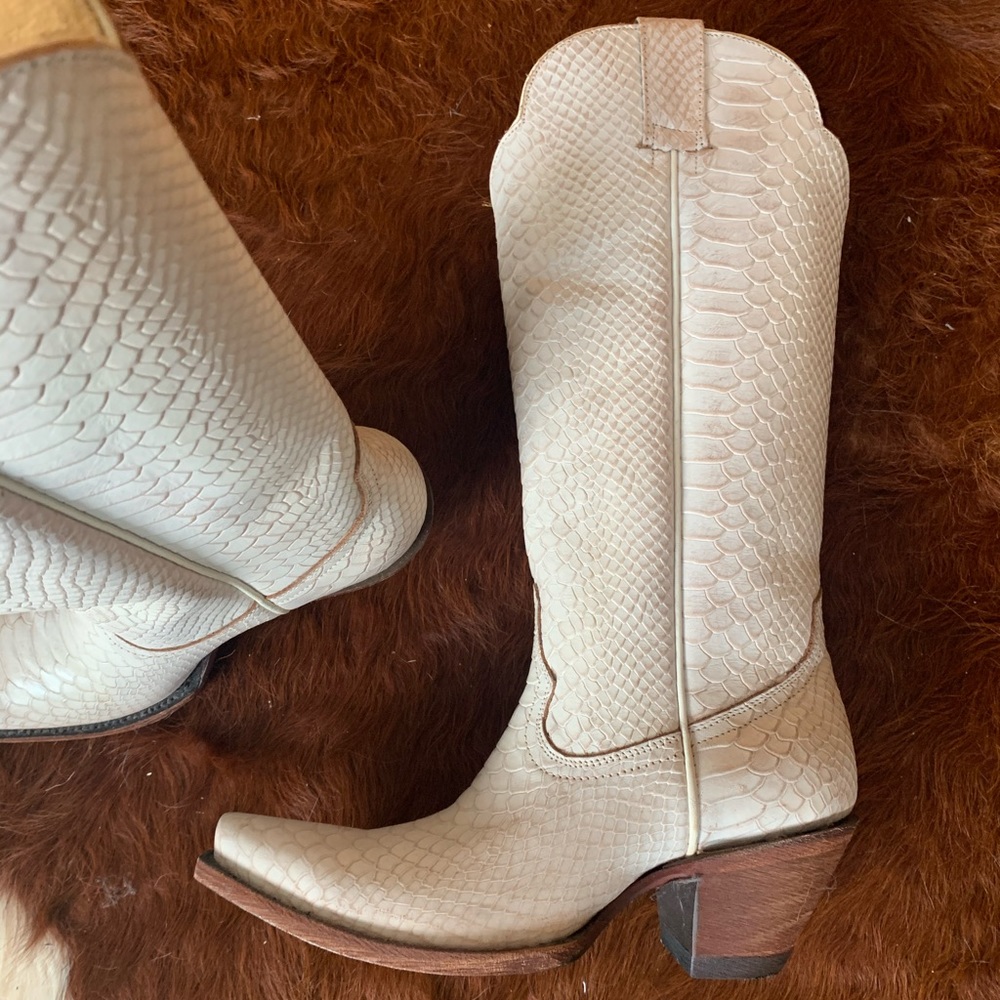 Ivory Indyllwind Women’s Strut Cowboy Boots